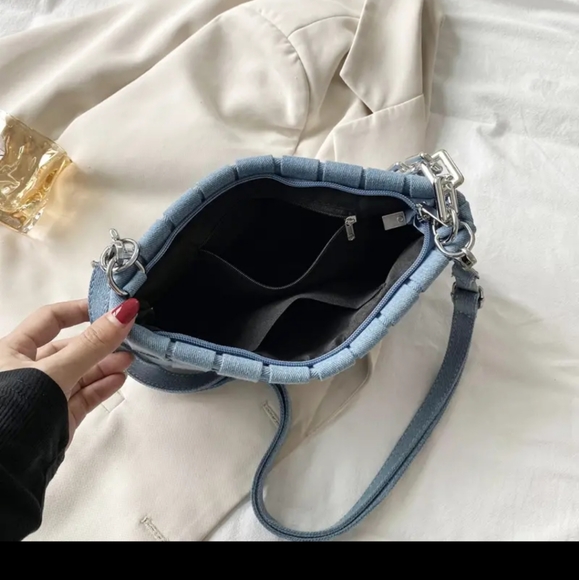 Denim Woven Crossbody Bag with vintage chain - Picture 2 of 4